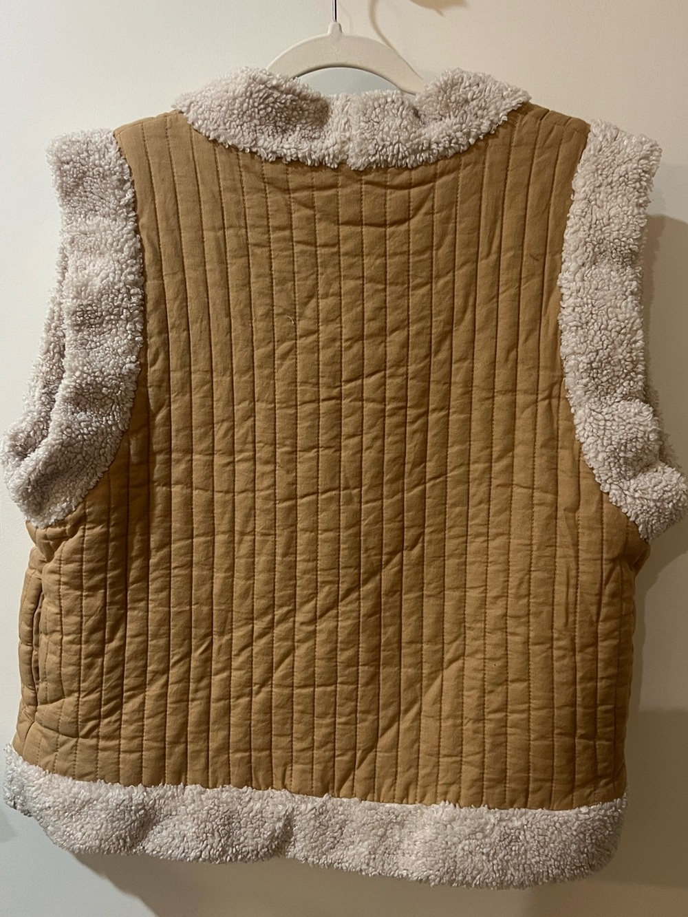 Spell Quilted Sherpa-Trim Vest in Tan & Cream - Picture 4 of 4